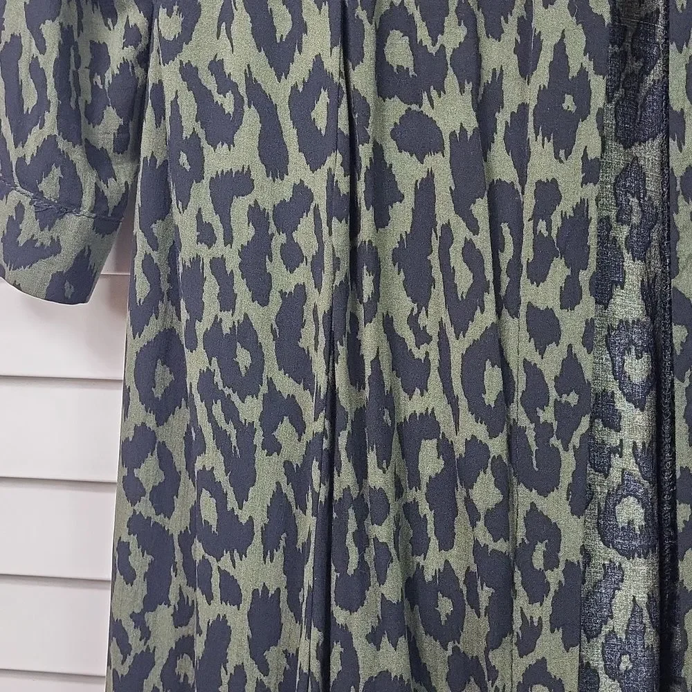 💛 Zara Gray Leopard Print Long Sleeve Dress.‎ Size M
